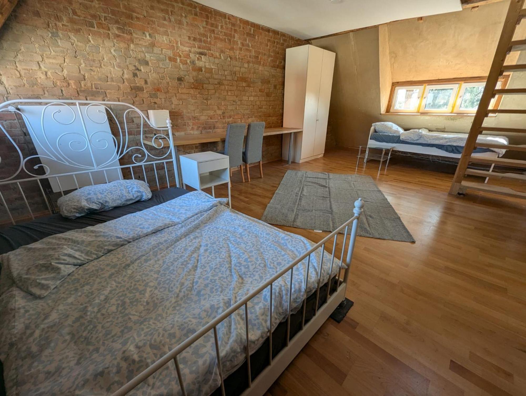 Apartment Haus Am Fuer Handwerker Und Messegaeste
